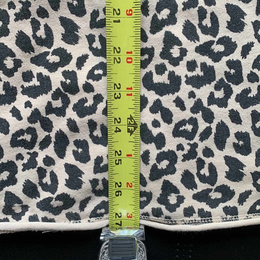 • Leopard Print T • - Picture 13 of 13